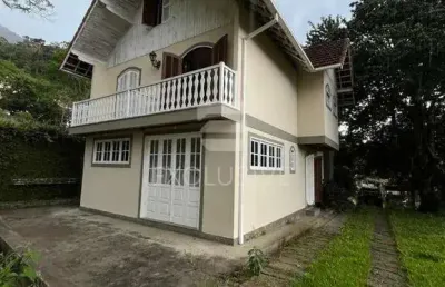Casa com 4 dormitórios à venda, 260 m² por r$ 970.000,00 -vargem grande - nova friburgo/rj