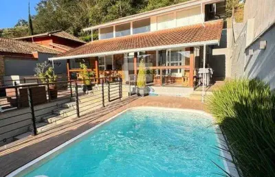 Casa com 4 dormitórios à venda, 260 m² por r$ 1.470.000 - cascatinha - nova friburgo/rj