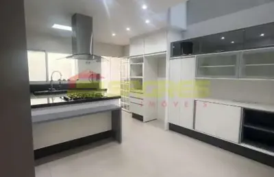 Casa com 3 quartos para alugar na Rua Casa Forte, 764, Água Fria, São Paulo
