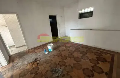 Casa assobradada 100m² no parque novo mundo por r$ 1.900,00