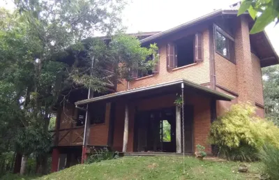 Casa com 3 quartos à venda na Rua José Araújo, 231, Praia do Estaleiro, Balneário Camboriú