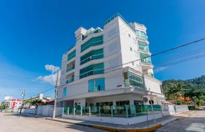 Apartamento com 3 quartos à venda na Rua Das Amendoeiras, Praia de Palmas, Governador Celso Ramos
