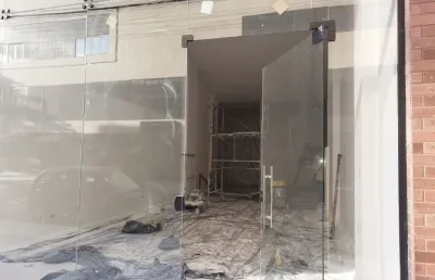Ótima sala para locação anual no bairro nações. prédio em fase final de conclusão