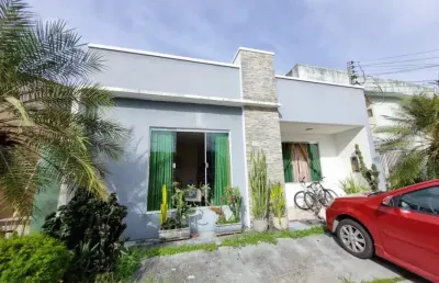 Casa de condomínio com 3 quartos à venda, 162m² - tarumã