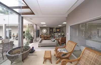 Casa de alto padrão com piscina, sauna, closet e espaço gourmet – laranjal, volta redonda/rj