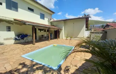 Casa de 4 quartos em volta redonda / rj no bairro vale da colina