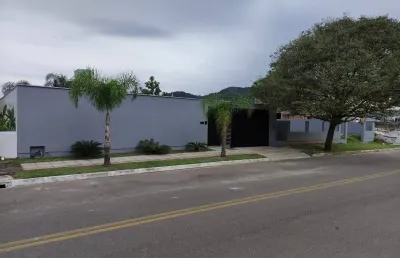 Propriedade com terreno de 918m2 no loteamento/condomínio moinho rio ver