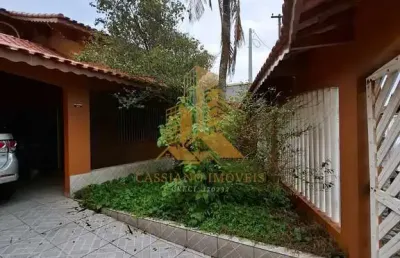 Casa térrea com mezanino, 2 dormitórios sendo 1 suíte, 7 vagas com edícula - r$ 480 mil