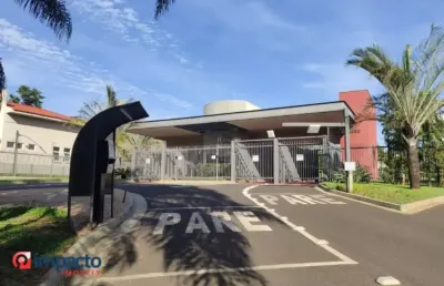Apresentamos uma residência de alto padrão, distribuída em dois pavimentos, que alia conforto, funcionalidade e contato com a natureza.