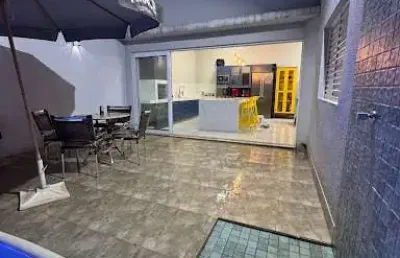 Vende-se excelente casa no condomínio vainice andrade