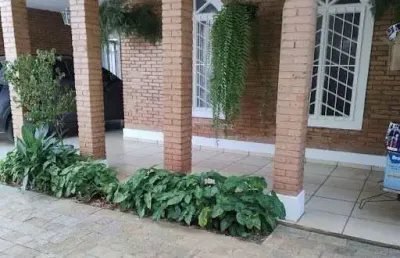 Casa com 3 quartos à venda na Rua Presidente John Kennedy, Parque das Américas, Uberaba