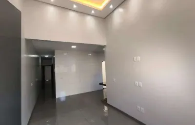 Casa à venda com acabamento impecável, espaço amplo e 3 quartos em rio verde - go