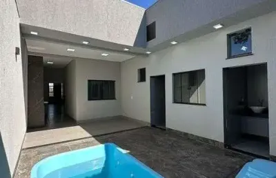 Casa para venda com 3 quartos sendo um suíte e piscina em rio verde go