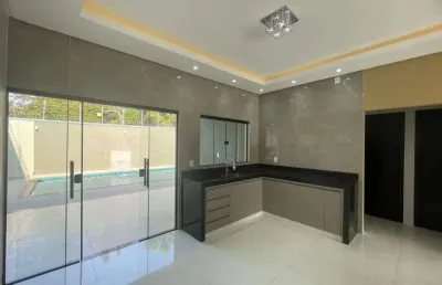 Casa à venda com piscina, churrasqueira e 3 quartos em rio verde - go