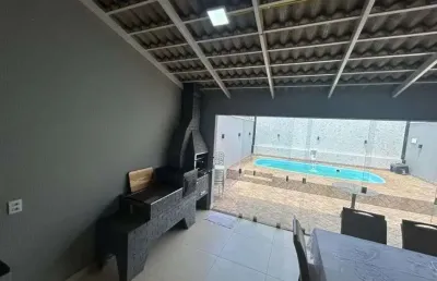Casa à venda com piscina, churrasqueira e garagem para 2 carros em rio verde - go