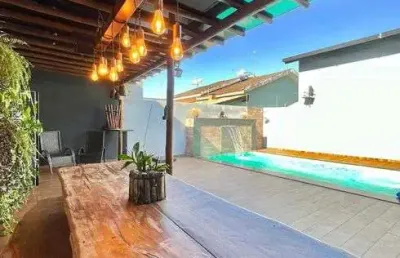 Casa à venda com piscina e armários em toda a residência em rio verde - go