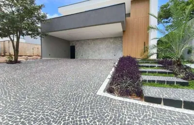 Casa à venda em rio verde - go com piscina, churrasqueira, cômodos espaçosos, armários e muito mais!