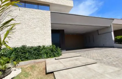 Casa de luxo à venda em rio verde - go com piscina, espaço amplo, churrasqueira e armários embutidos
