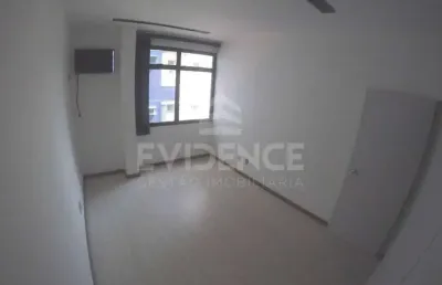 Sala comercial com 30 m², sol da manhã, ambiente iluminado e aconchegante.