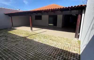 Casa com 4 quartos 3 suítes no alto umuarama à venda