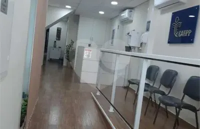 Casa para alugar na Rua Oscar Freire, Pinheiros, São Paulo