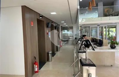 Sala comercial para alugar na Rua Cardeal Arcoverde, Pinheiros, São Paulo