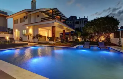 Linda casa de alto padrão com piscina em mariscal/ bombinhas - aluguel de temporada