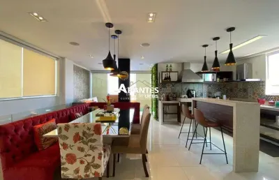 Cobertura duplex com terraço e acesso por elevador, 161,59m², próximo da ufu