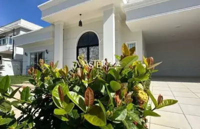 Casa em condomínio fechado com 3 quartos à venda na professor darcy ribeiro, 144, morada da colina, resende por r$ 3.000.000