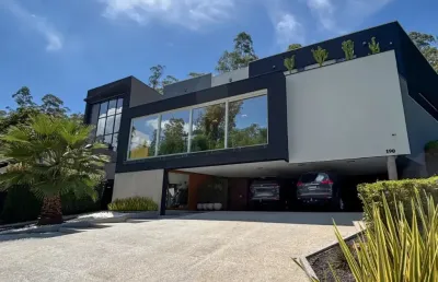 Casa à venda no condomínio reserva santa maria com 5 quartos sendo 5 suítes e 662m²