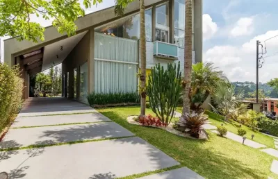 Casa à venda com 3 suítes e 268m² no condomínio morada da aldeia.
