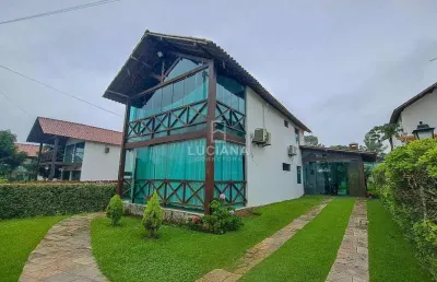 Em condomínio! casa com 4 quartos, jardim e área gourmet