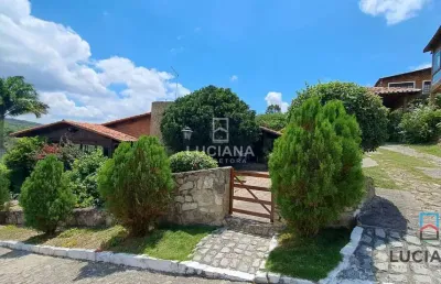 Excelente casa com 4 suítes em condomínio com vista!