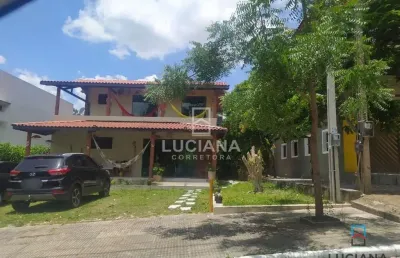 Casa com 3 terraços, 4 quartos (sendo 3 suítes) em condomínio