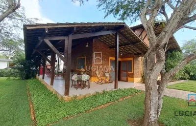 Casa com 4 quartos jardim amplo condomínio estilo fazenda