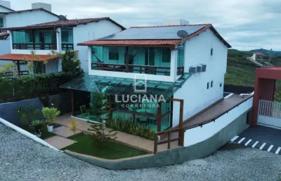 Belissima casa de condomínio com vista panorâmica da cidade