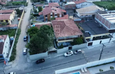 Casa próximo a supermercados e lojas, com terreno 840m²