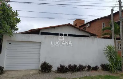 Localizada a minutos do centro! casa em ótima área residencial em gravatá/pe