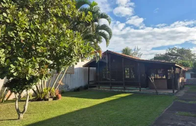 Casa a venda estilo colonial, 4 quartos, no condomínio orla 500, em unamar, cabo frio/rj