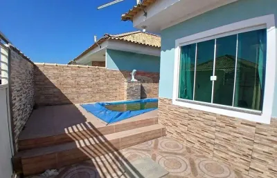 Casa com suíte e piscina a venda em araruama 270mil !