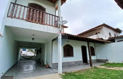 Casa a venda com 4 quartos e piscina em iguaba grande.