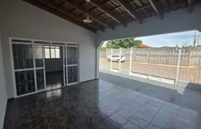 Vendoi casa 4 quartos bairro canelas na rua veuo de noiva em várzea grande