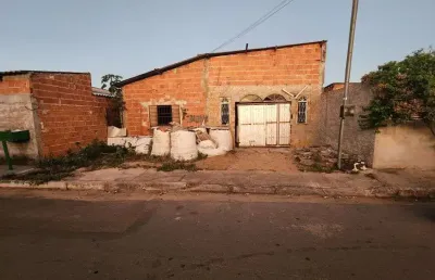 Vendo um lote com casa inacabada na rua sete preda 90 em cuiabá