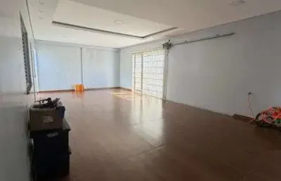 Vendo casa no residencial aurilia curvo cristo rei em várzea grande mt.