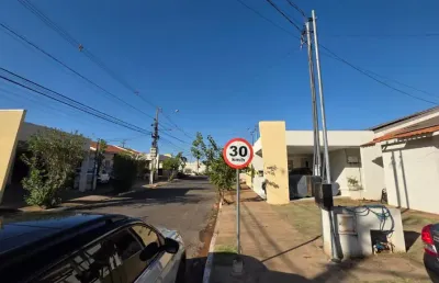 Casa 3/4 condomínio esmeralda excelente localização.