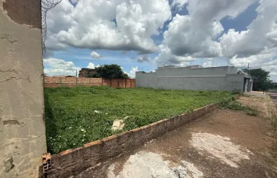 Terreno à venda na Rua Langerton Neves Pinheiro, 100, Jardim Maracanã, Uberaba