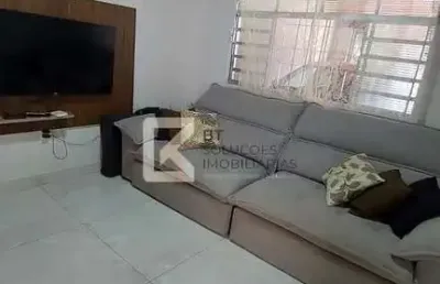 Casa à venda, 2 dormitórios, área gourmet com churrasqueira, 2 vagas de garagem cobertas, jardim mo