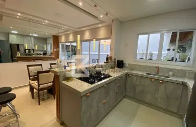 Sobrado com (energia fotovoltaica) e 3 dormitórios sendo 1 suíte com closet à venda por r$ 905.000