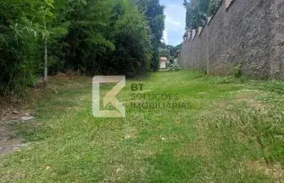 Chácara à venda, 3 dormitórios sendo 1 suíte, amplo jardim, rua calma, pomar, colinas do mosteiro d