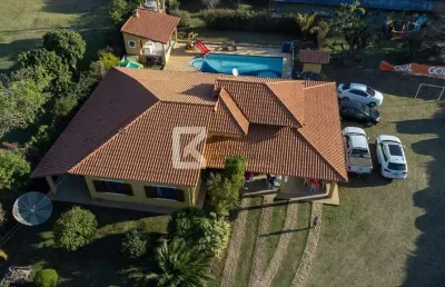 Chácara à venda, 3 dormitórios, sendo 1 suíte,toda avarandada, piscina, currasqueira, pomas, sítios